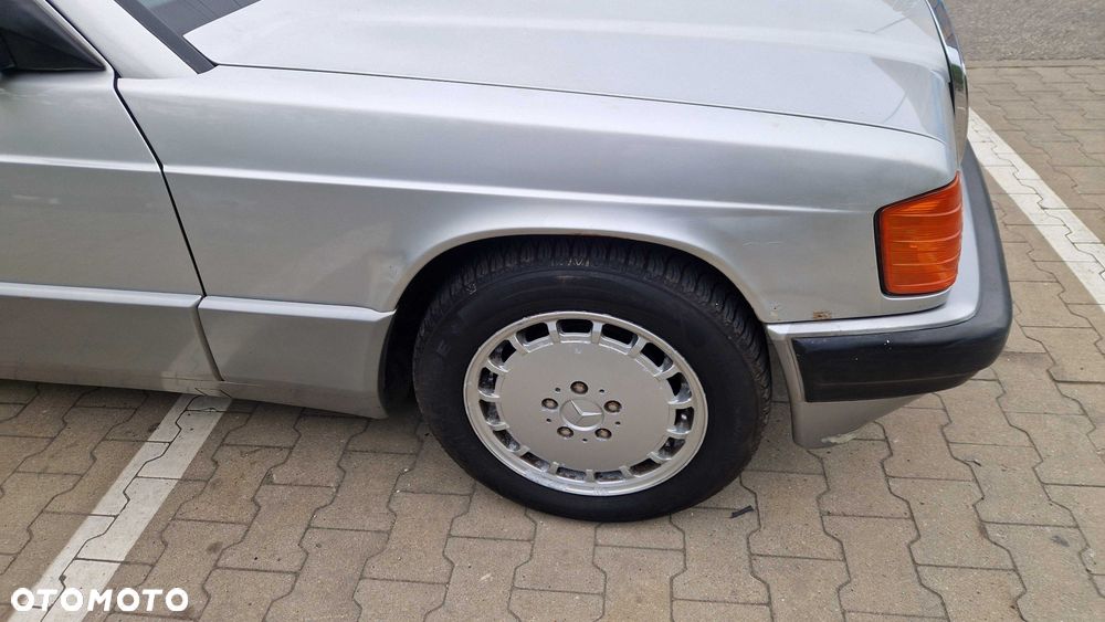 Mercedes-Benz W201 (190) - 3