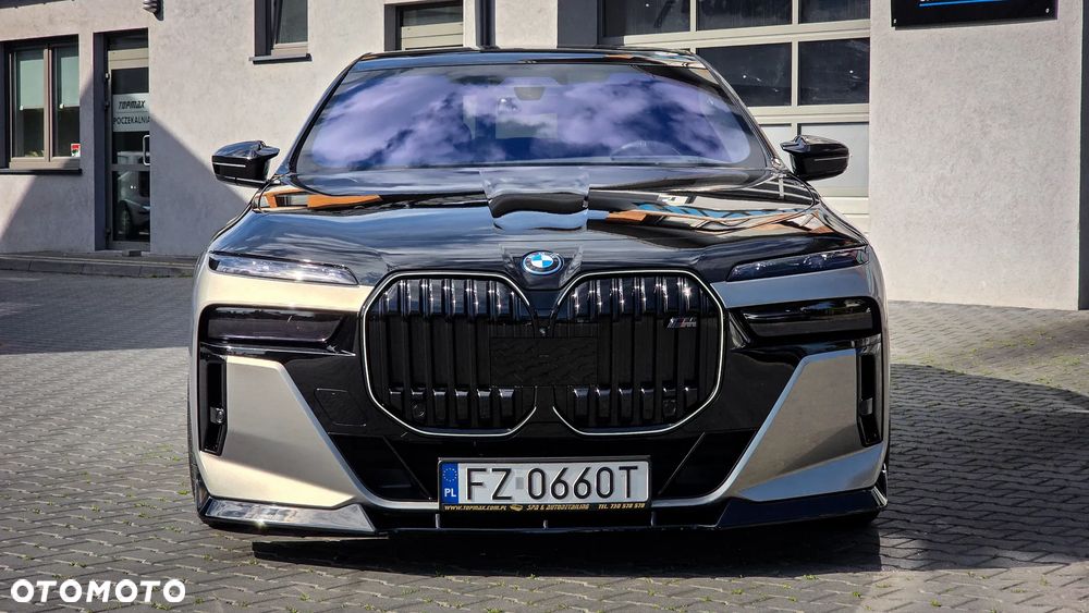 BMW Seria 7 M760e PHEV xDrive Individual Edition sport - 6