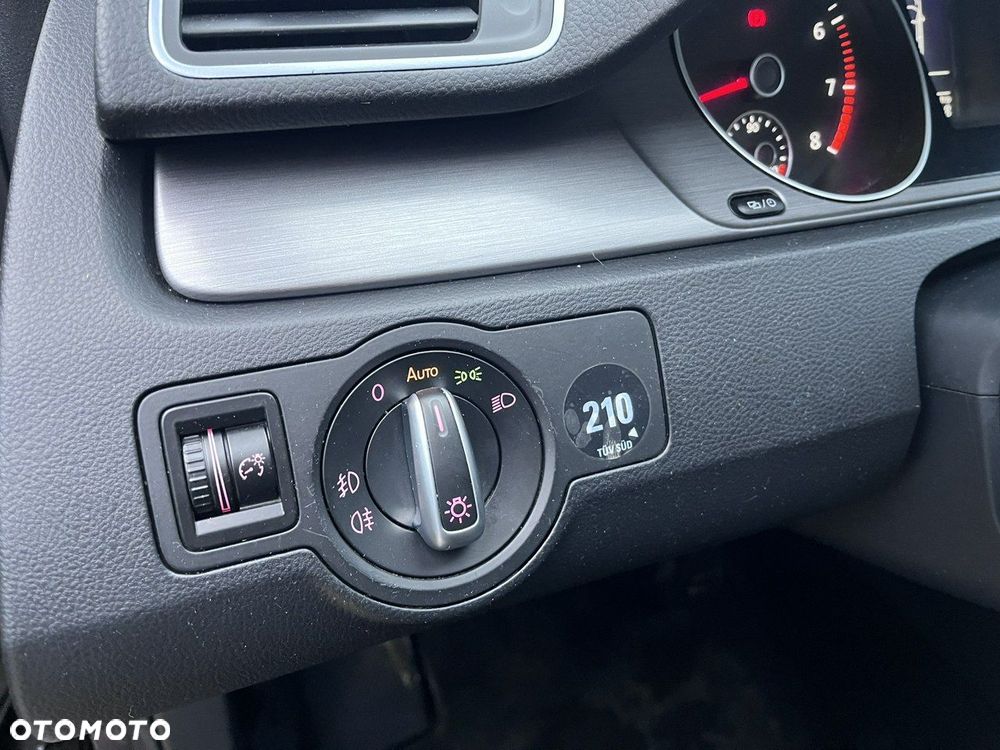 Volkswagen Passat - 26