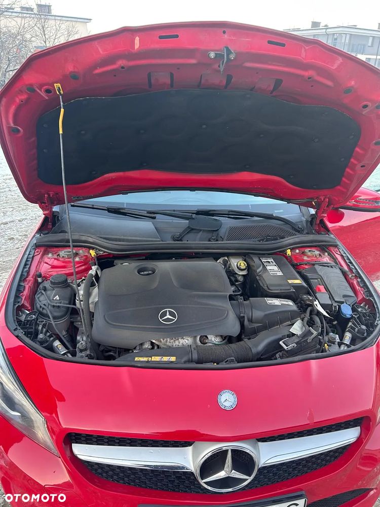 Mercedes-Benz CLA 180 7G-DCT - 9