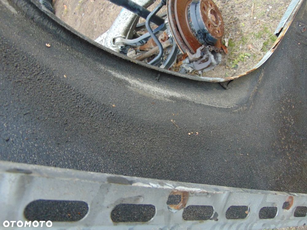 Błotnik Mercedes w124 - 7