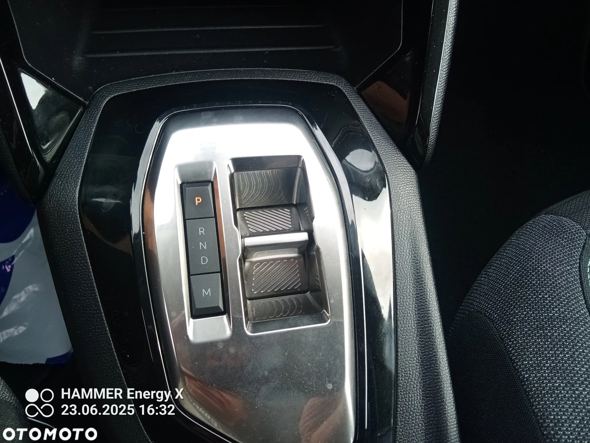 Peugeot 208 PureTech 100 EAT8 Active - 10