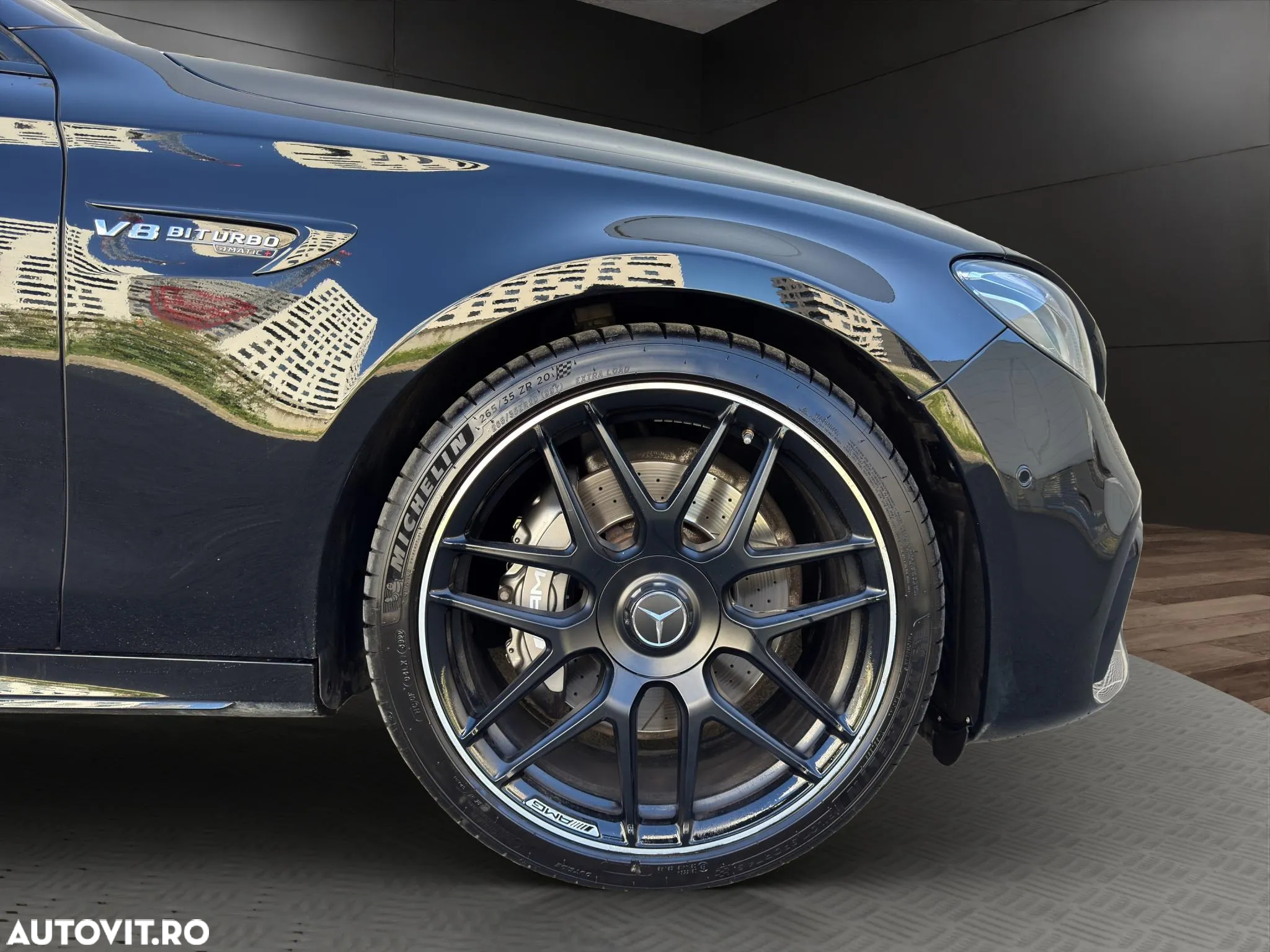 Mercedes-Benz E 63 AMG 4MATIC Aut. - 23