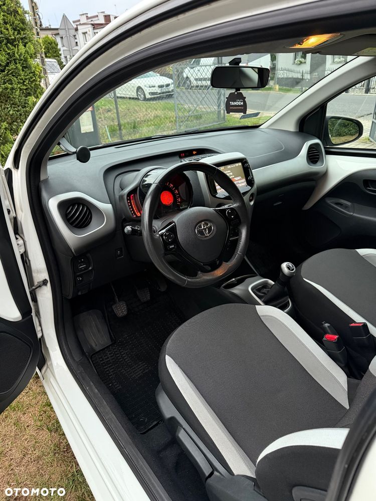 Toyota Aygo x-play - 5