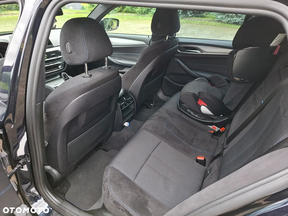 BMW Seria 5 520d M Sport - 27