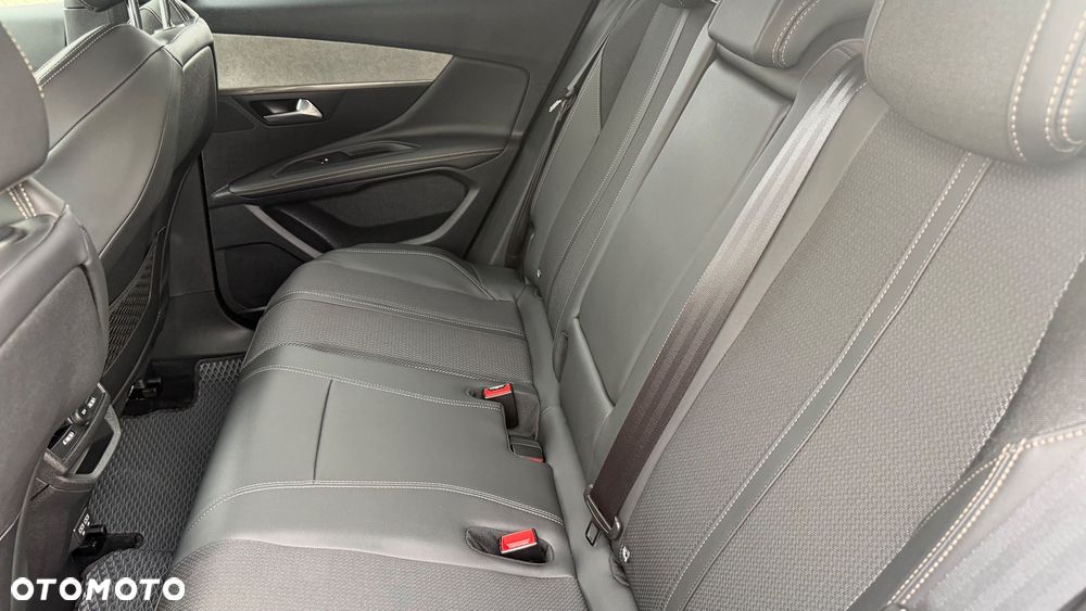 Peugeot 3008 1.6 PureTech HYbrid4 GT S&S EAT8 - 14