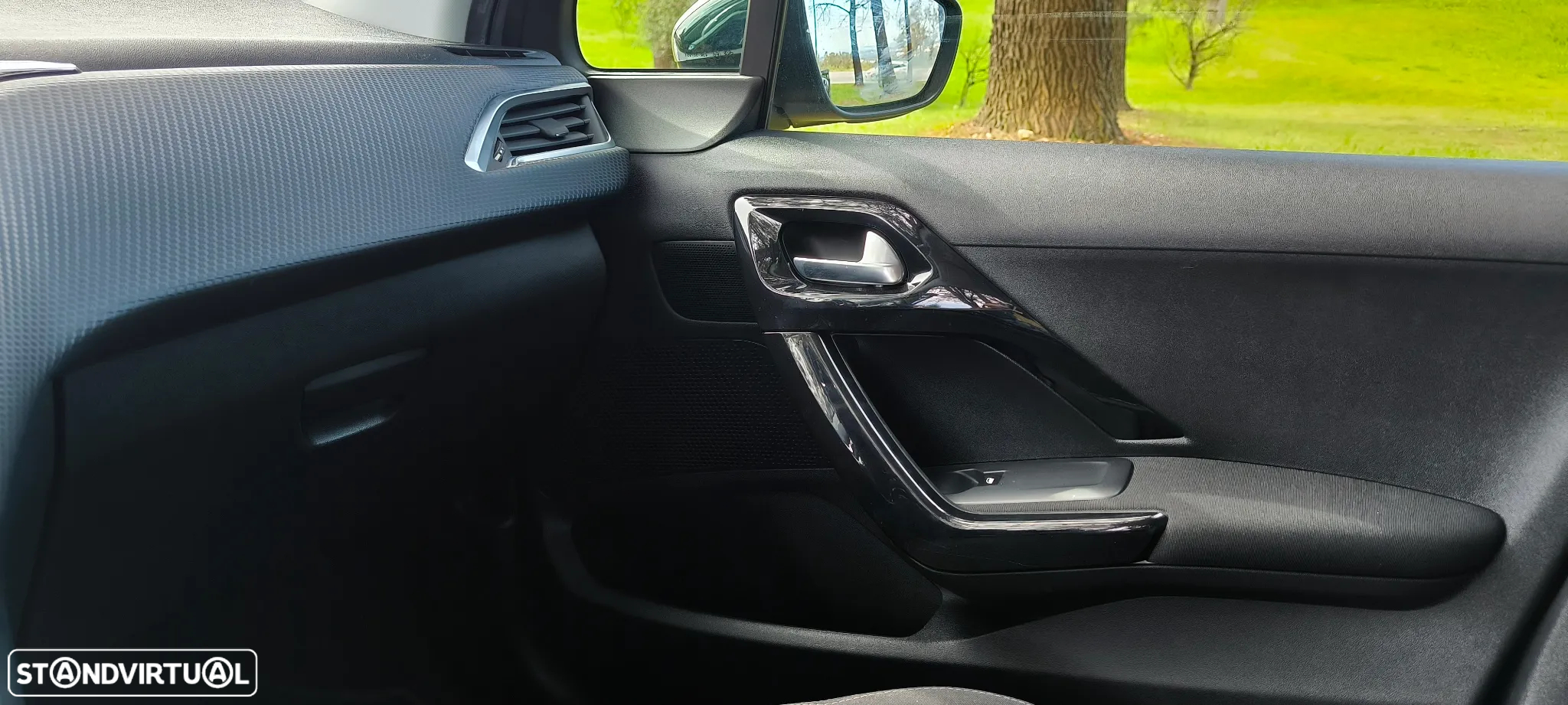 Peugeot 208 1.2 PureTech Style - 40