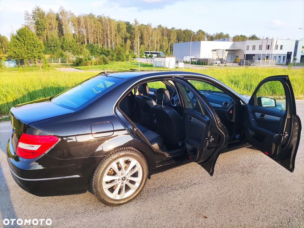 Mercedes-Benz Klasa C 180 BlueEFFICIENCY Avantgarde - 21