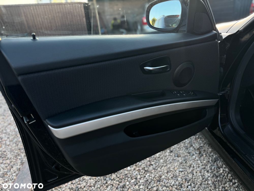 BMW Seria 3 320d DPF - 24