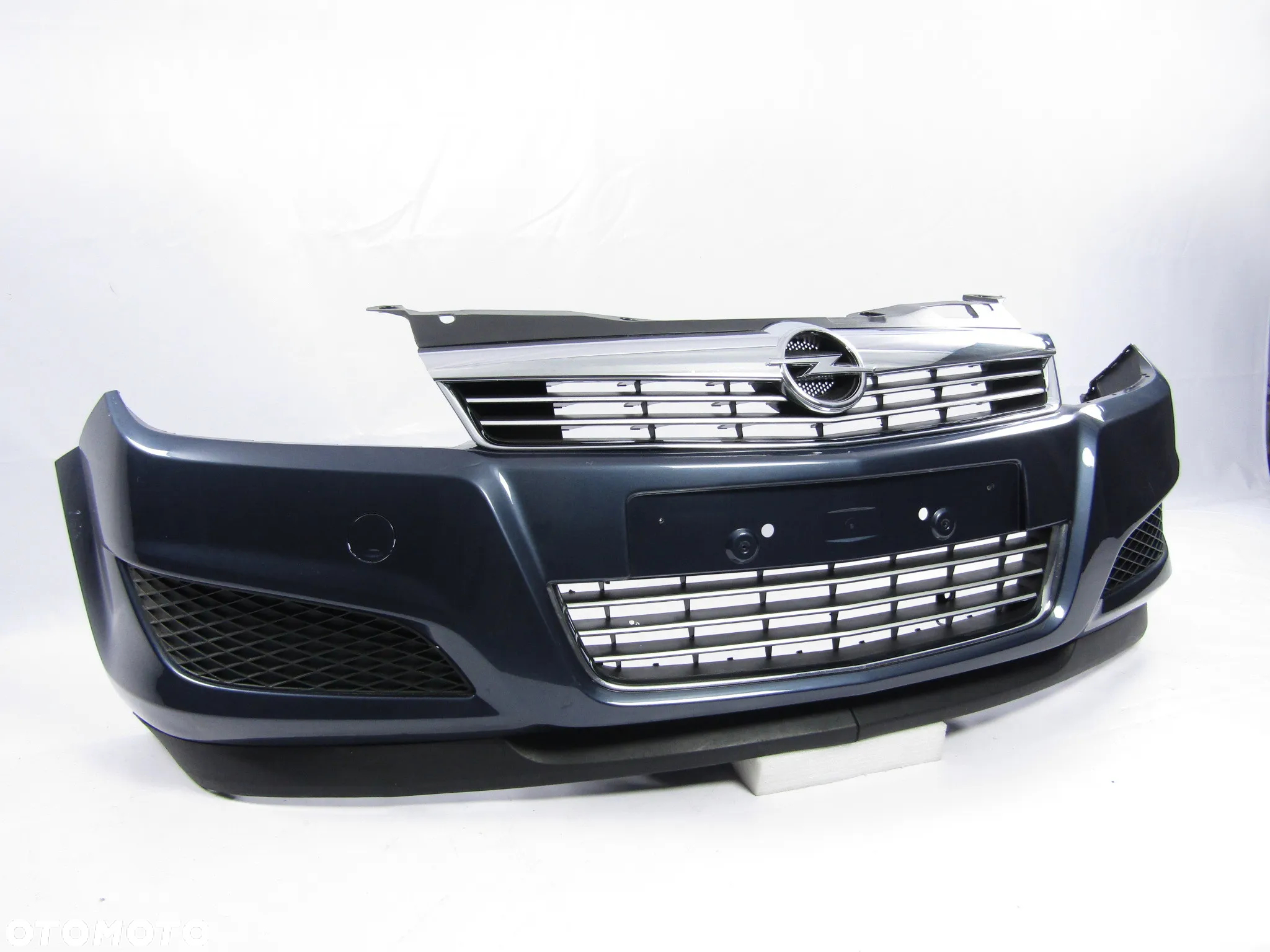 Zderzak przedni Opel Astra H 07 - 12 Hatchback / Kombi Lakier 168 - 15