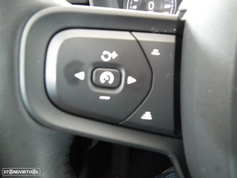 Volvo XC 40 2.0 D3 Momentum - 21