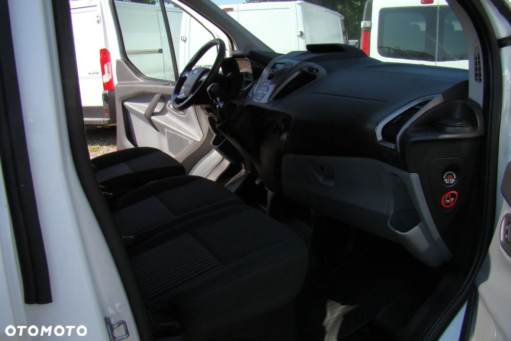 Ford Transit Custom - 13