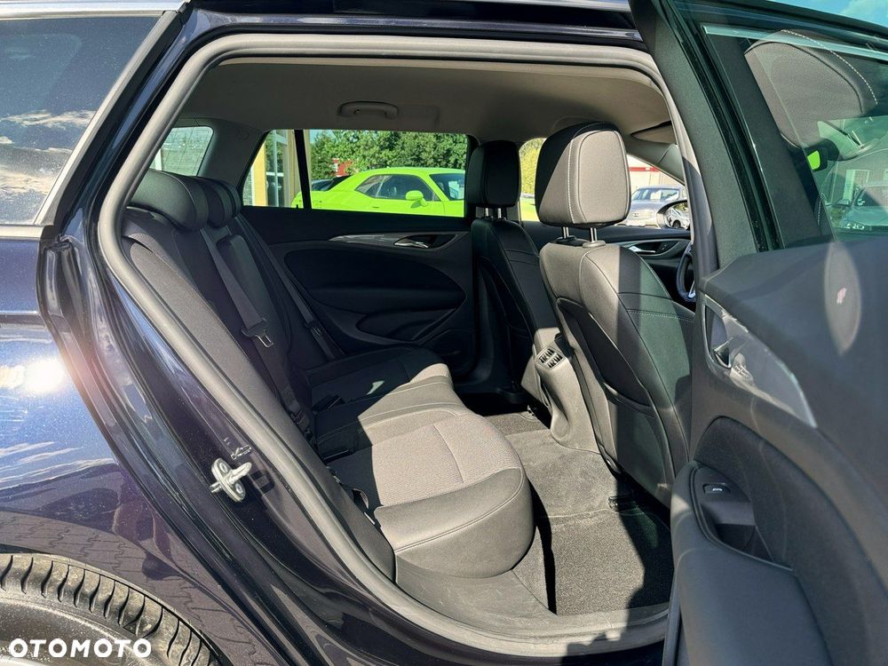 Opel Insignia - 24