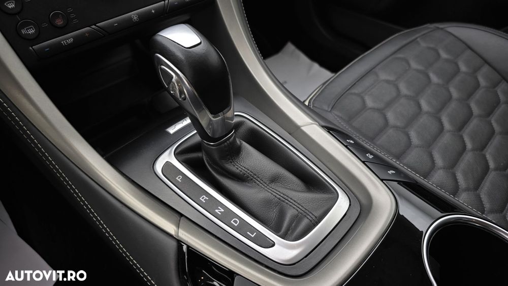 Ford Mondeo 2.0 HEV Vignale - 17