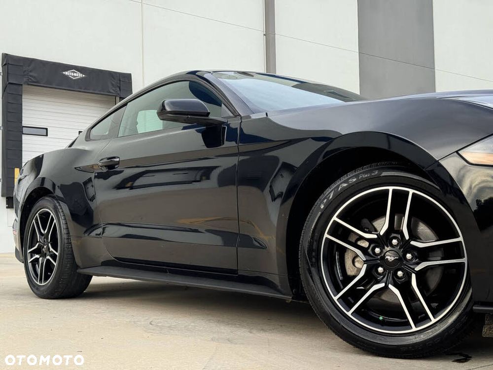 Ford Mustang - 10