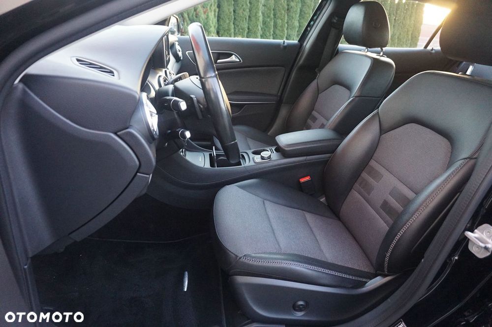 Mercedes-Benz GLA - 15