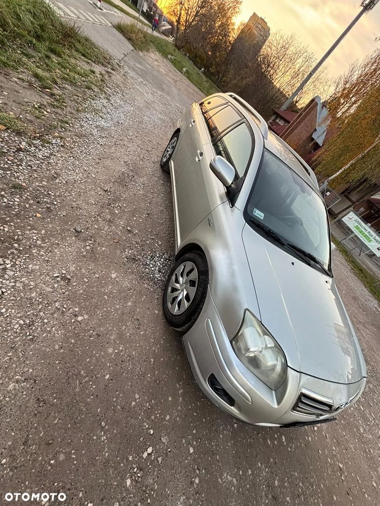 Toyota Avensis - 5