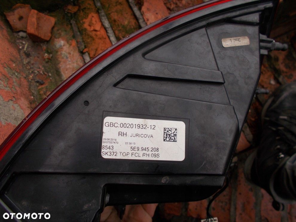 SKODA OCTAVIA III KOMBI LIFT 17+ PRAWA TYLNA LED ORYGINAŁ - 6