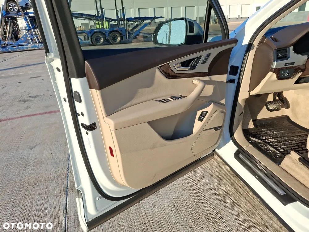 Audi Q7 3.0 TFSI Quattro Tiptronic - 17