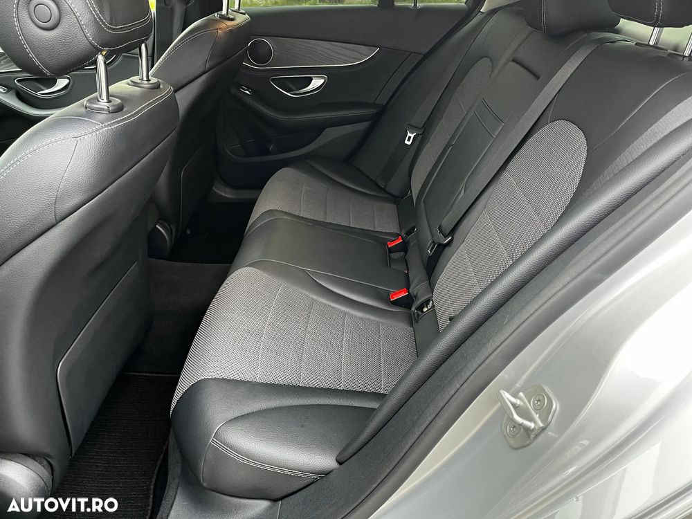 Mercedes-Benz C - 10