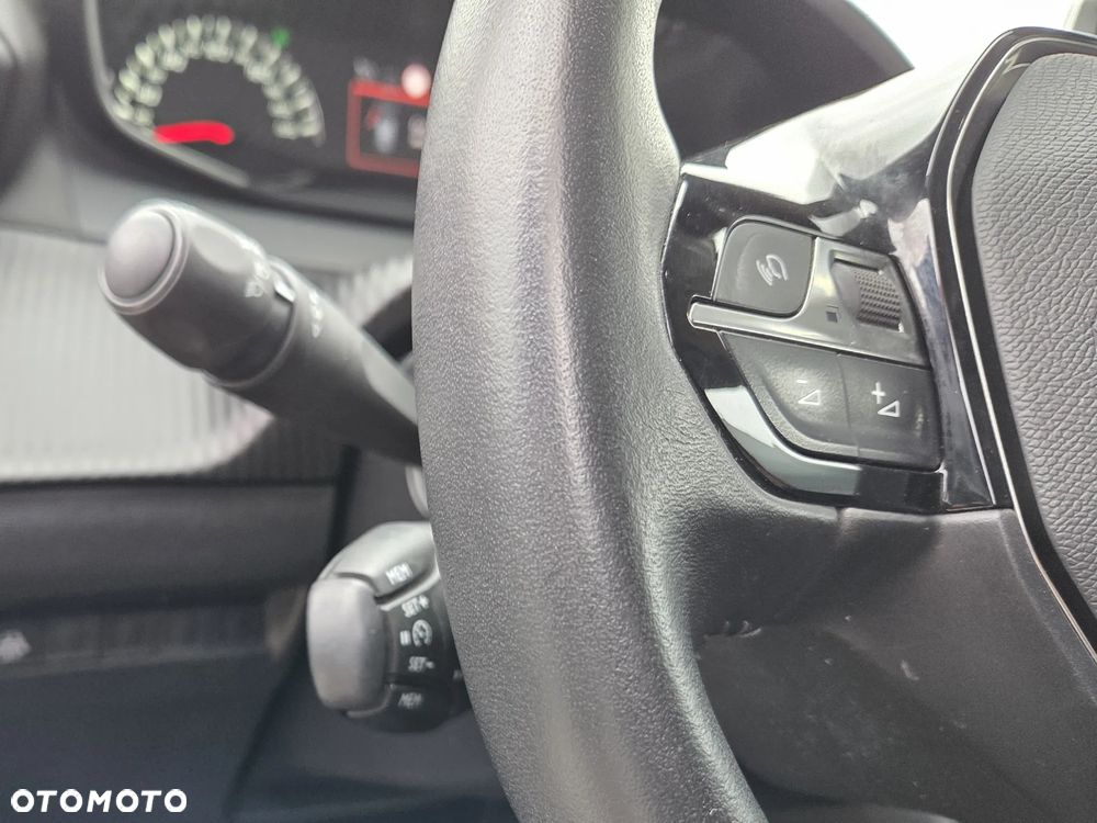 Peugeot 2008 PureTech 100 Allure S&S BVM6 - 17