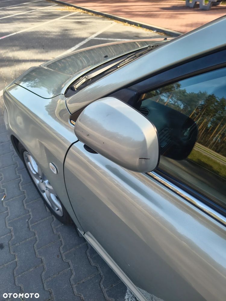 Toyota Avensis 1.8 VVT-i Sol - 13