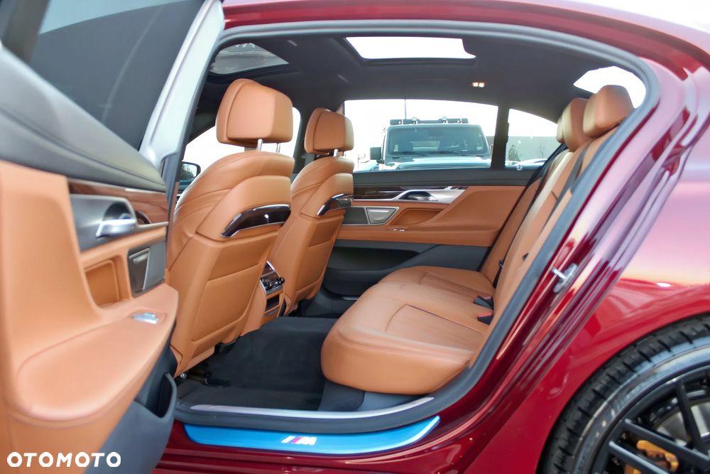 BMW Seria 7 740i sport - 11