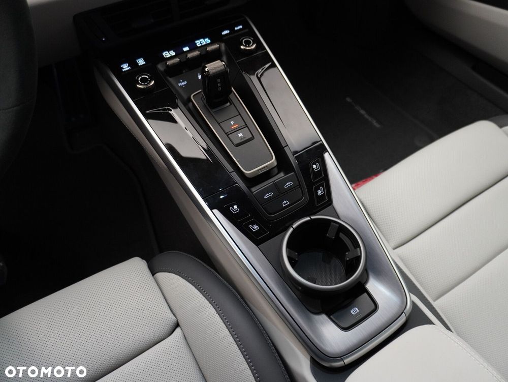 Porsche 911 Turbo S - 28