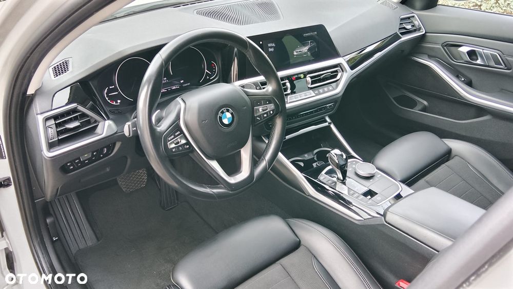 BMW Seria 3 320d Sport Line - 18