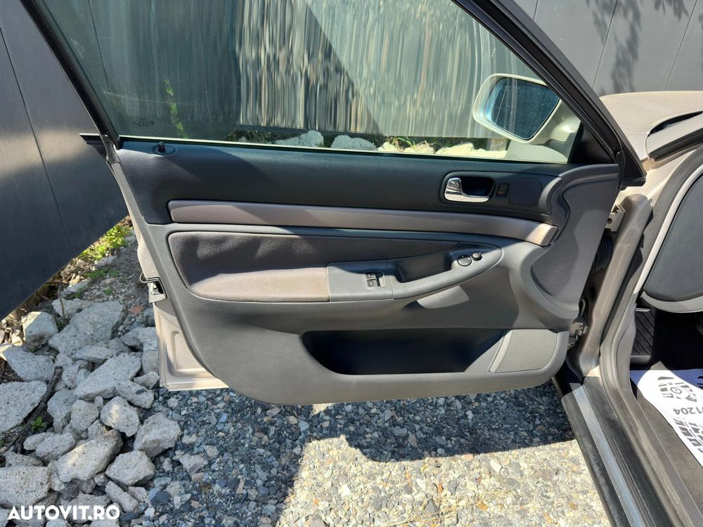 Audi A4 Avant 2.0 FSI - 27