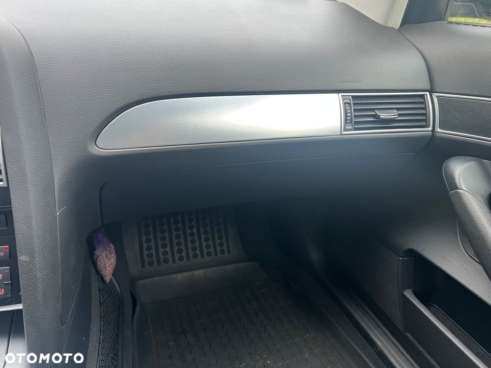 Audi A6 Avant 2.0 TDI - 10