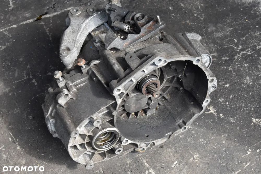 Golf Passat 2.0 GTI TSI Skrzynia biegów manual KNU 18118