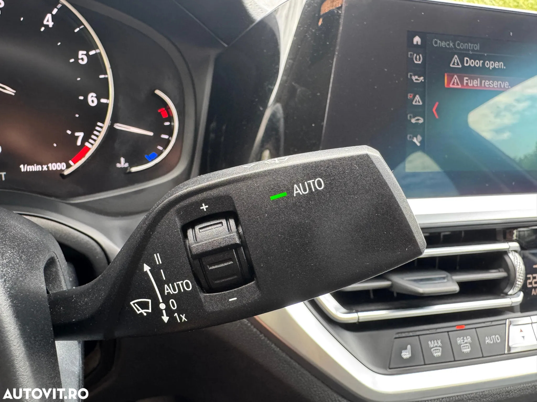 BMW Seria 3 320i Aut. Sport Line - 27