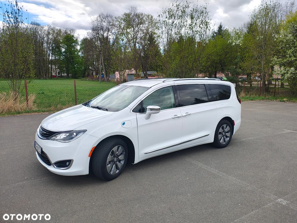 Chrysler Pacifica - 3
