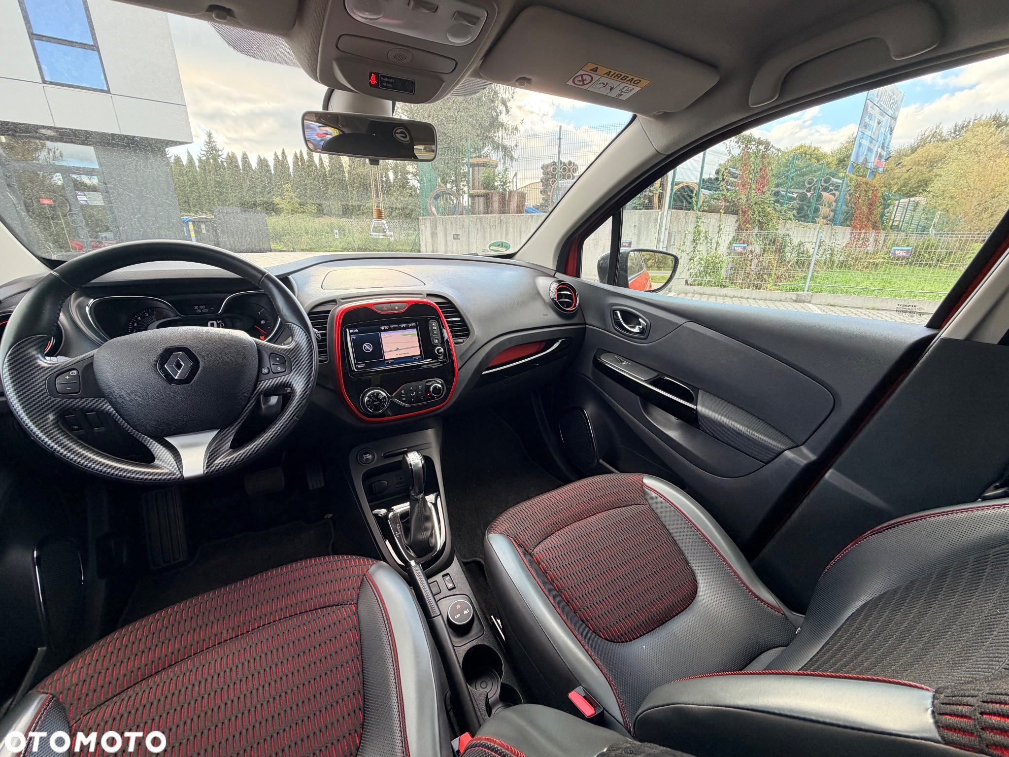 Renault Captur 1.2 TCe Helly Hansen EDC - 23