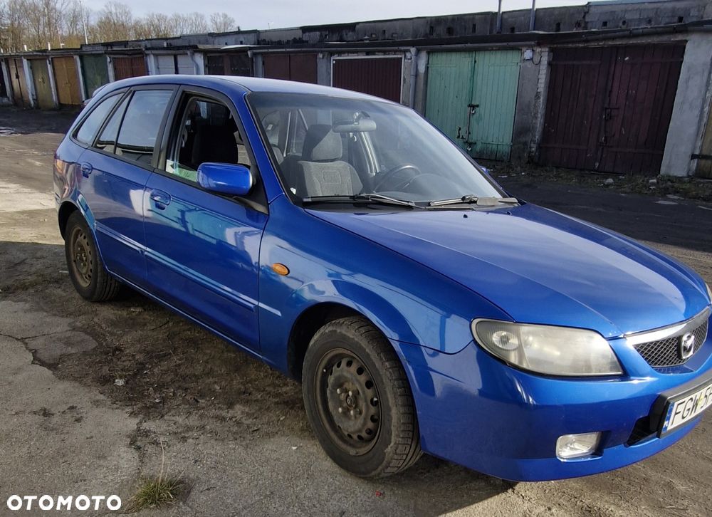 Mazda 323F - 6