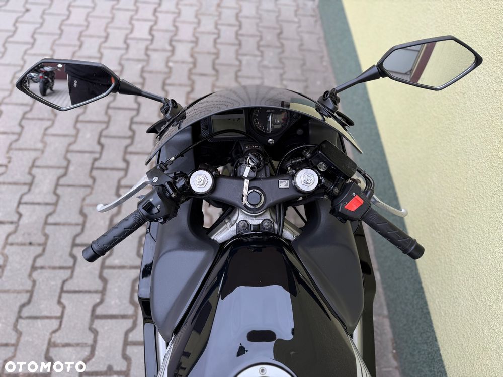 Honda CBR - 37