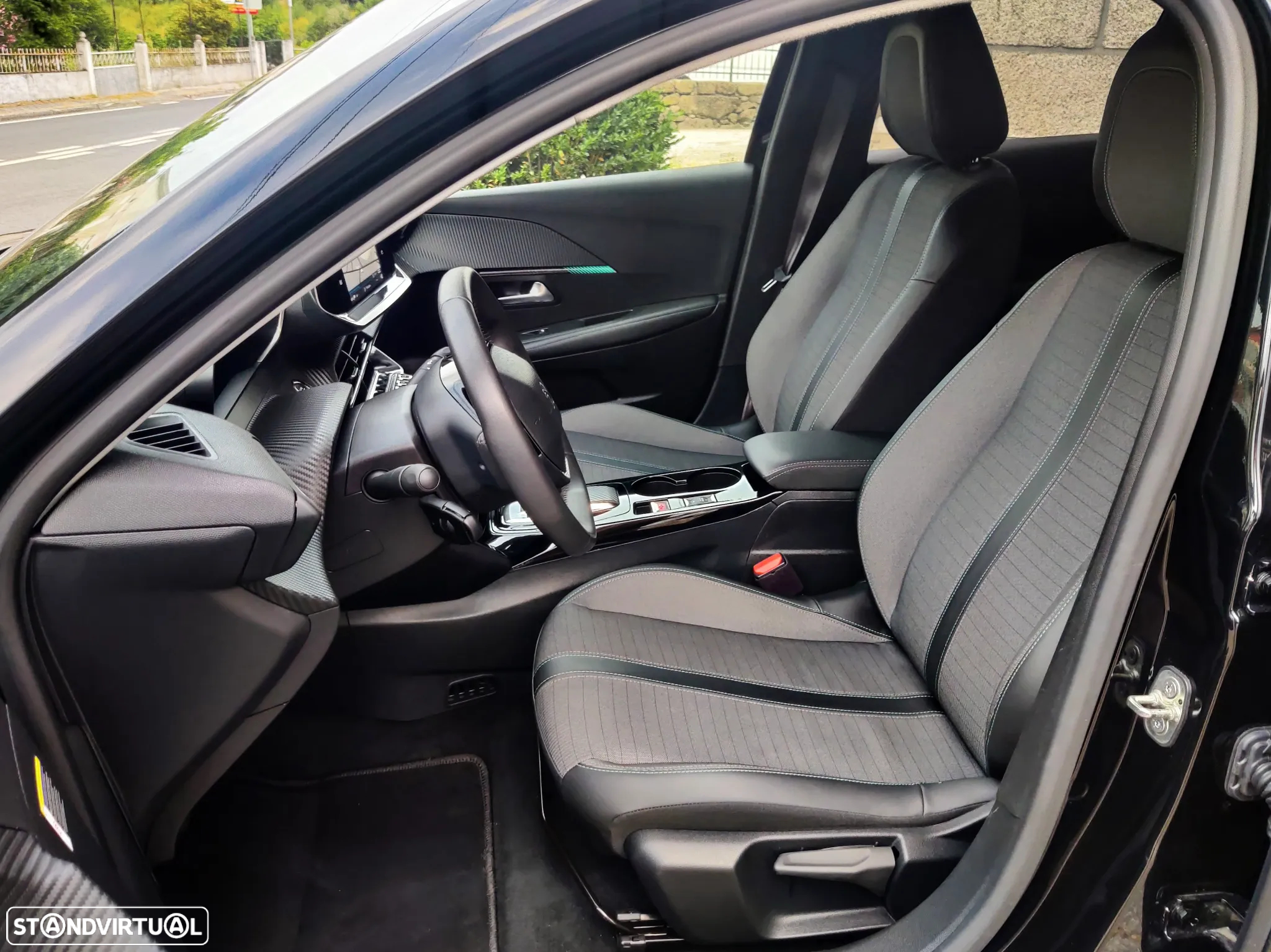 Peugeot e-208 50 kWh Allure - 9