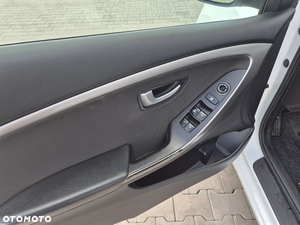 Hyundai i30 1.4 Passion - 19