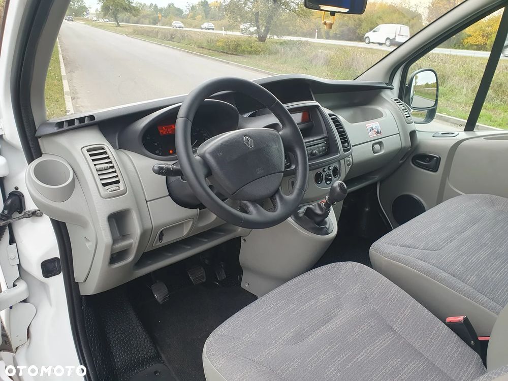 Renault TRAFIC - 24