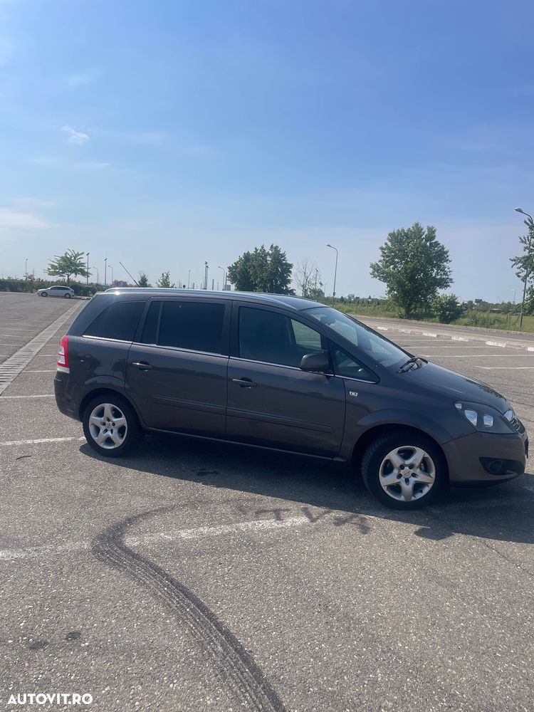 Opel Zafira 1.8 Design Edition - 1