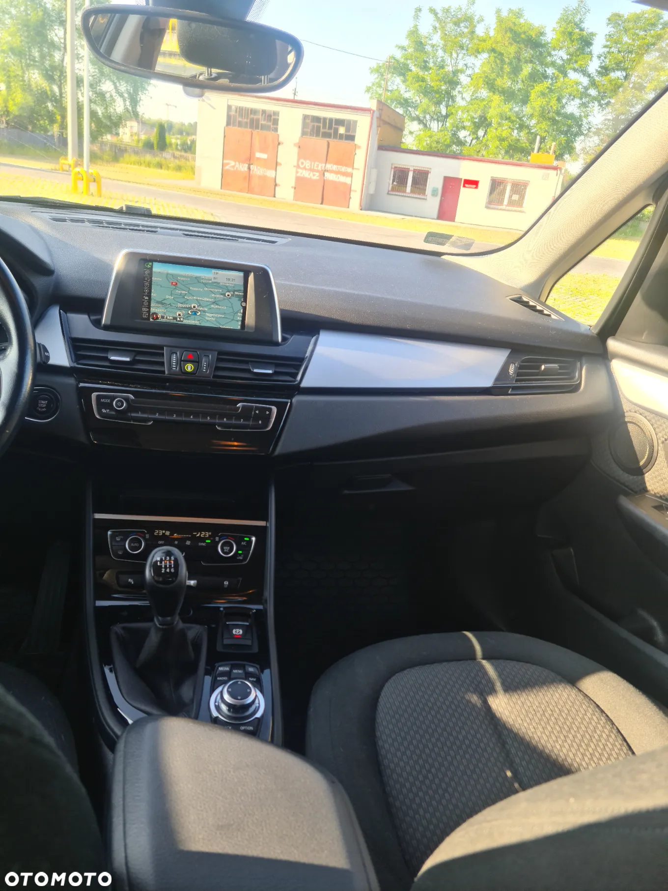 BMW Seria 2 216d - 11