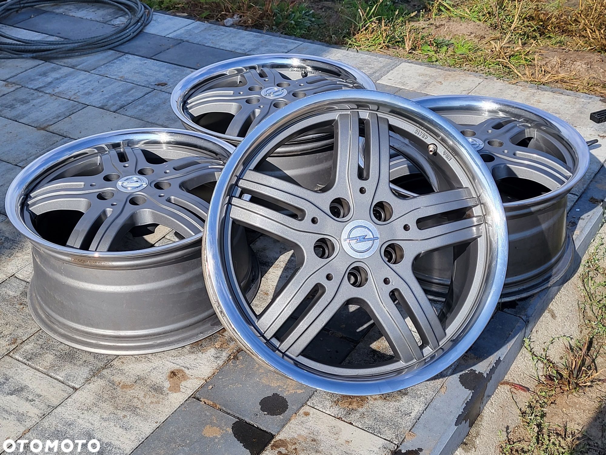 Alufelgi do Opla 5x115 8Jx17 et40 cb70,4mm rant - 1