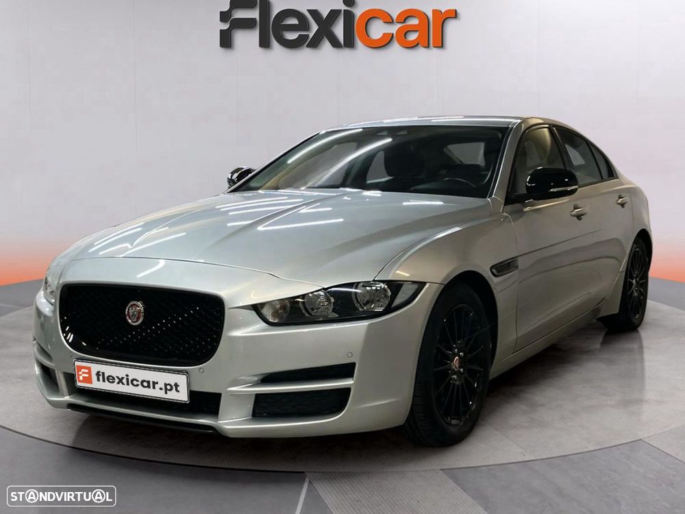Jaguar XE - 2