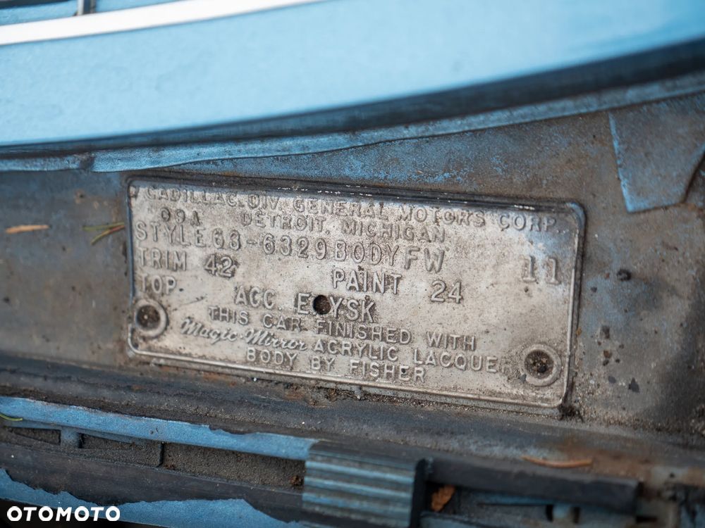 Cadillac Deville - 29