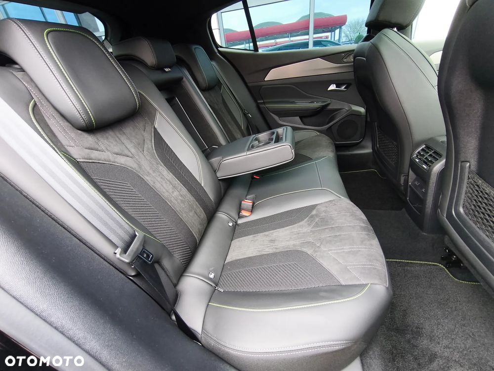 Peugeot 408 1.6 Plug-In Hybrid 225 GT Exclusive e-DCS7 - 18