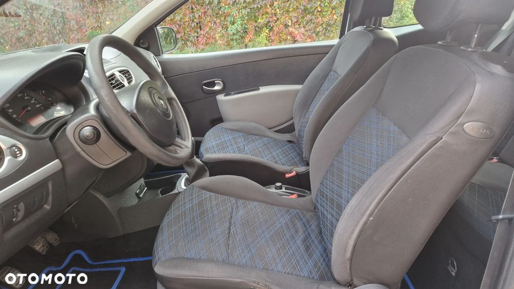 Renault Clio - 11