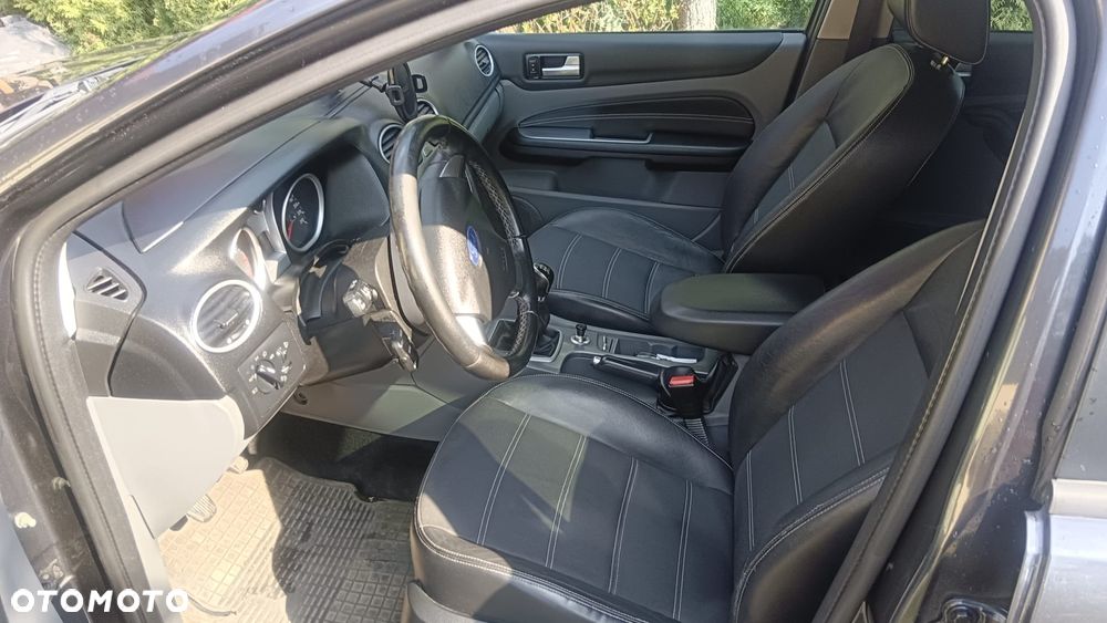 Ford Focus 1.6 Ti-VCT Style - 11