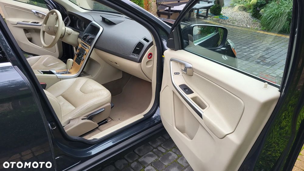Volvo XC 60 2.4D AWD Momentum - 9
