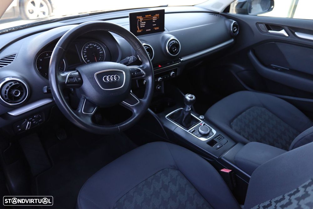 Audi A3 1.6 TDI Attraction Ultra - 8